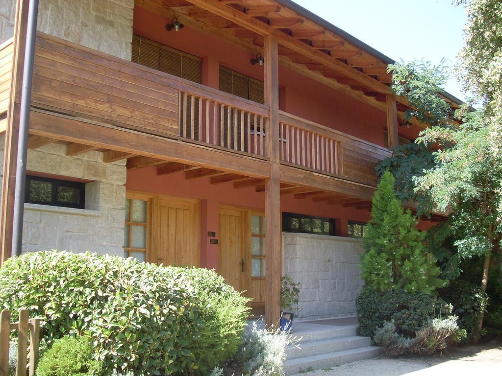 Hotel Sara De Ur La Cabrera Exterior photo