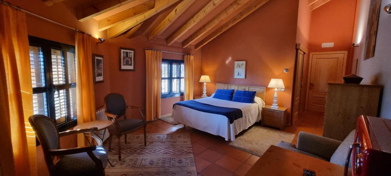 Hotel Sara De Ur La Cabrera Exterior photo
